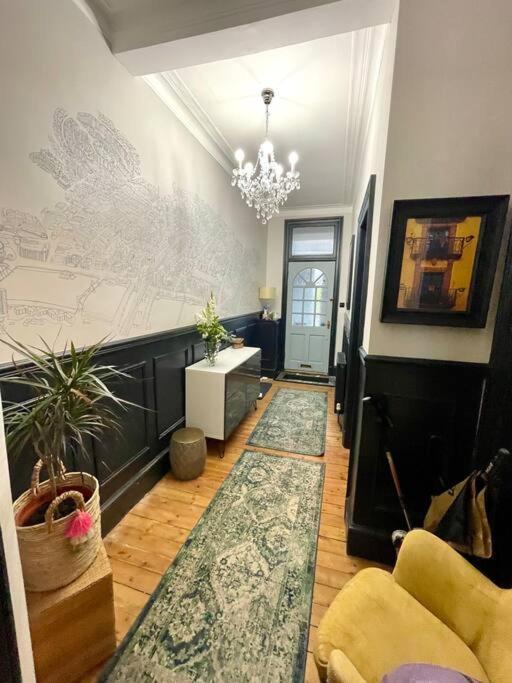 Traditional Apt Close To City Centre & Hampden Glasgow Exterior foto
